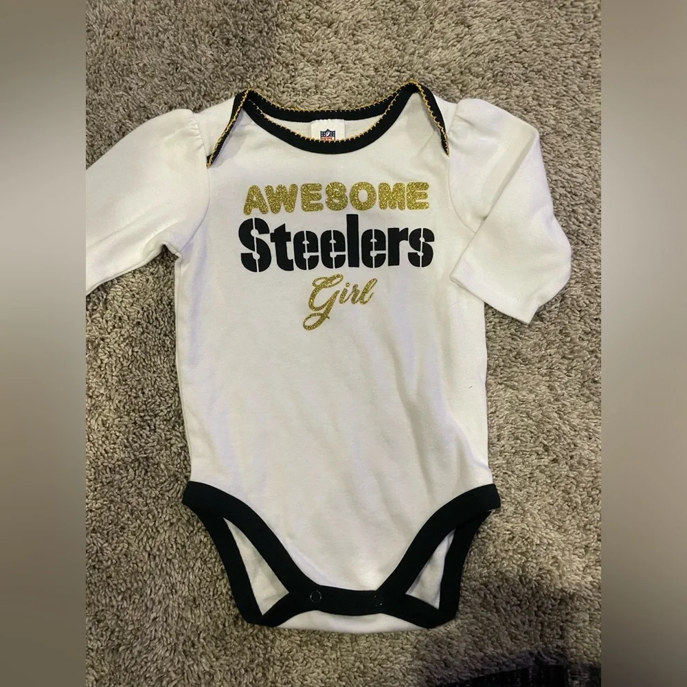 NWOT NFL Steelers Football Baby Girl Long Sleeved Onesie